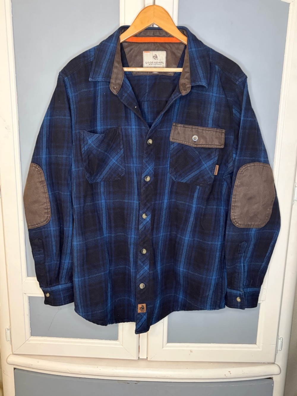 Legendary Whitetails Flannel Shirt Mens Large Blue Plaid Elbow Patch Button Up